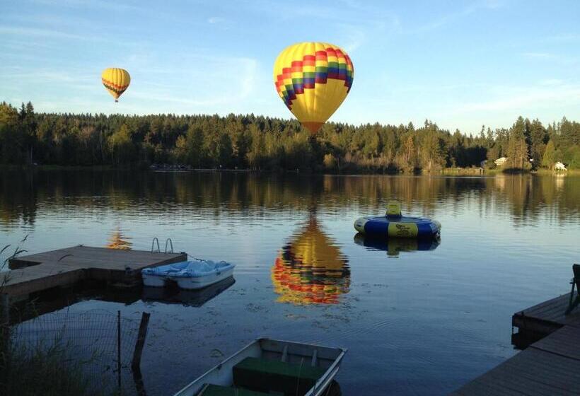 Cottage Lake Bed And Breakfast