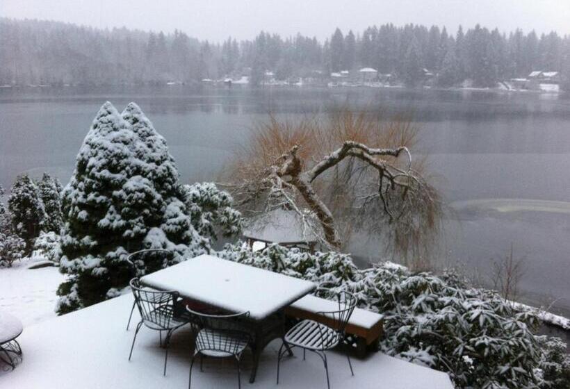 Cottage Lake Bed And Breakfast