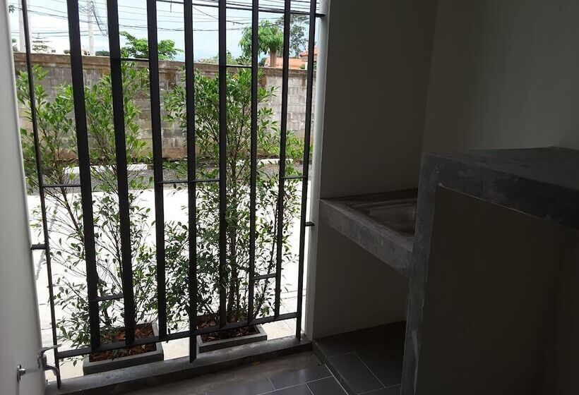 ホテル Apartment Khunpa