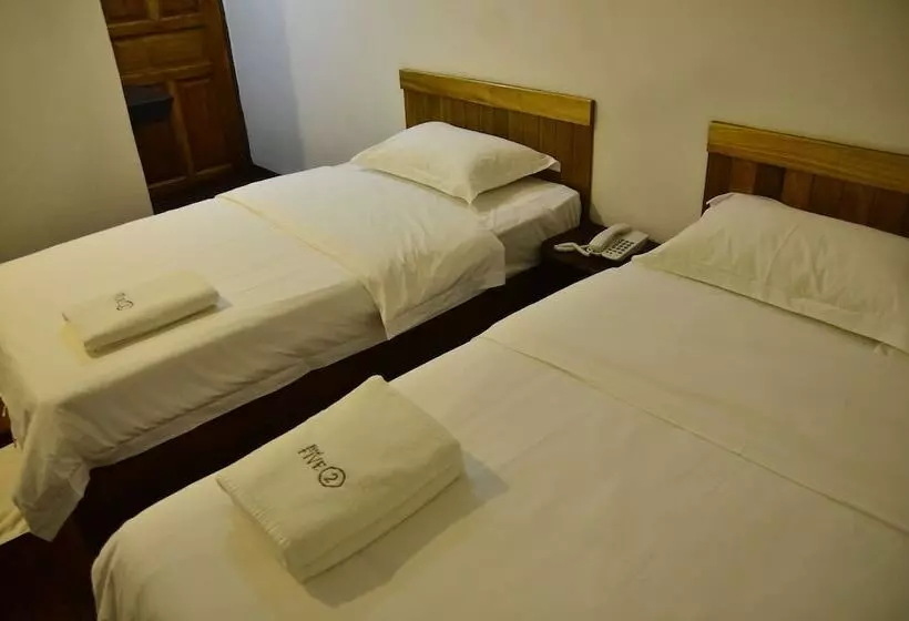 Hotel Five 2