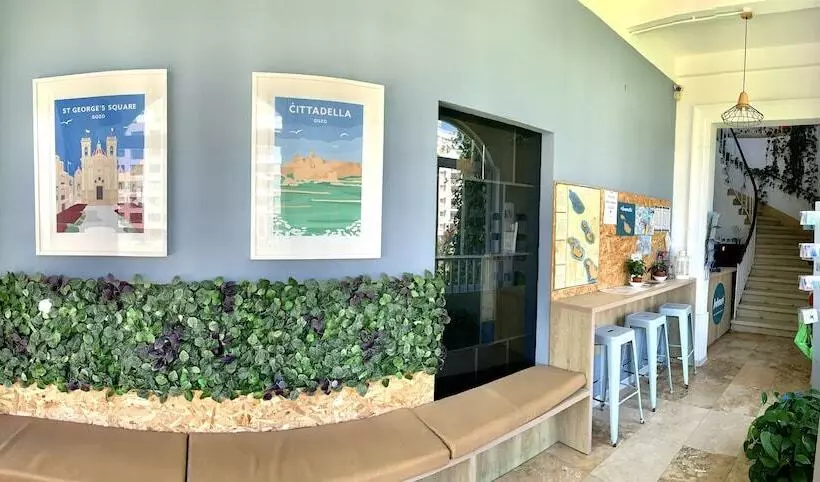 Follow The Sun Boutique Hostel