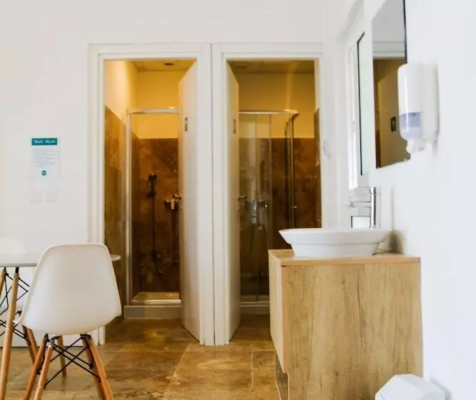 Follow The Sun Boutique Hostel