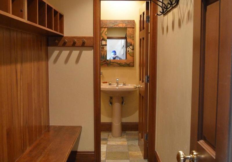 Plaza Lodge By Destination