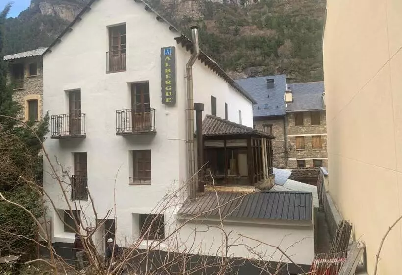 Albergue Refugio Sargantana