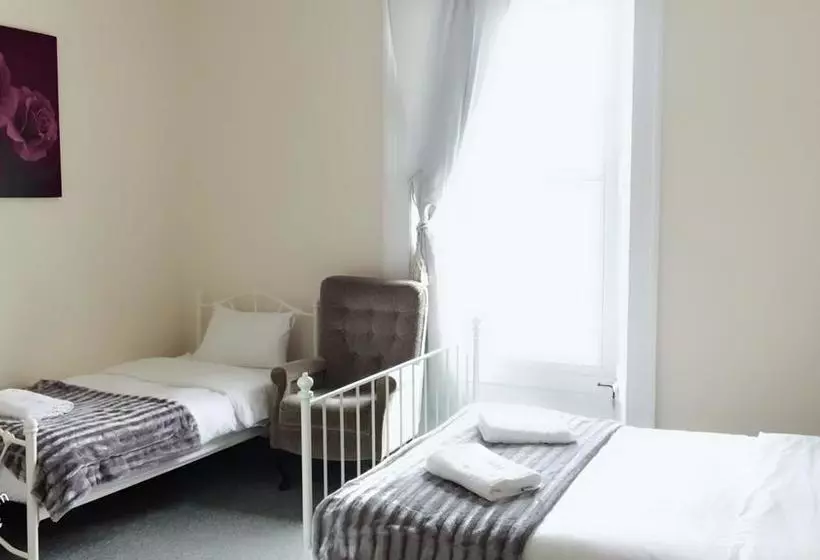 ベッドアンドブレックファースト Edinburgh Travel Guest House