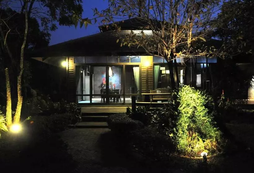 هتل Baansuanramita Resort
