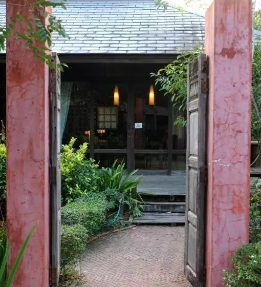 هتل Baansuanramita Resort