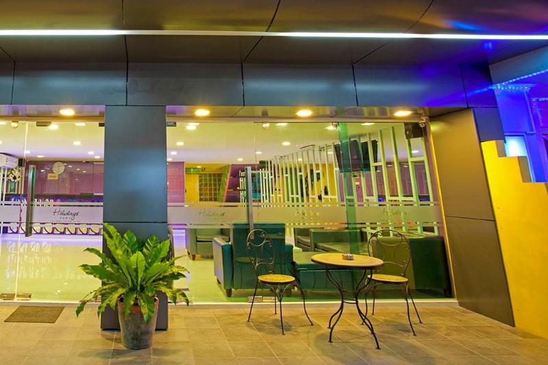 فندق Holidays Home