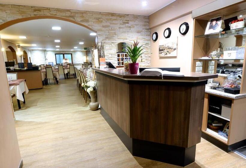 هتل Il Piccolo Mondo