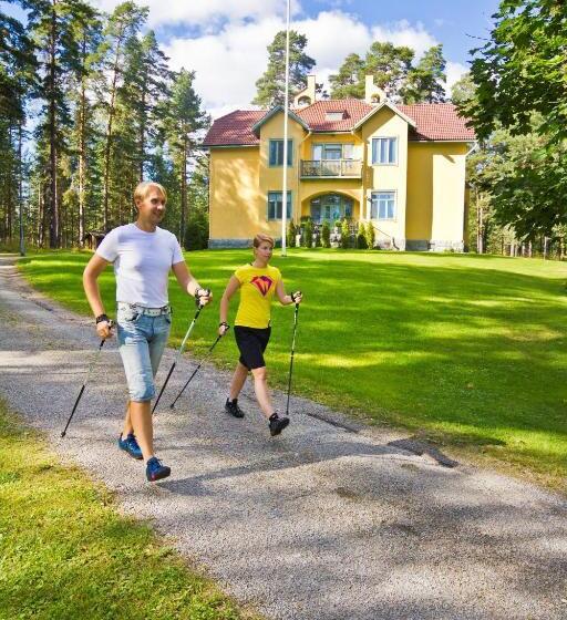 فندق Kruunupuisto