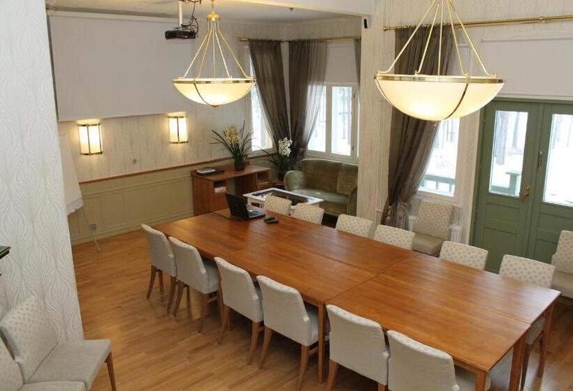 فندق Kruunupuisto