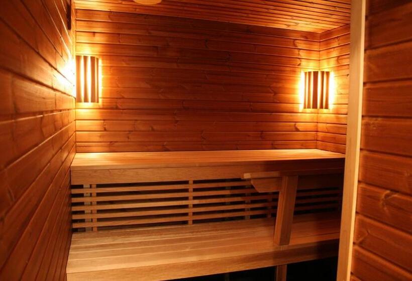 فندق Kruunupuisto