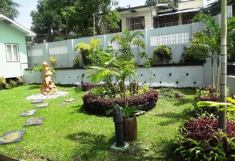 هتل The Rock Villa