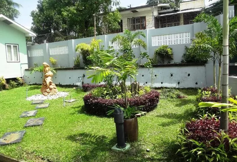 هتل The Rock Villa