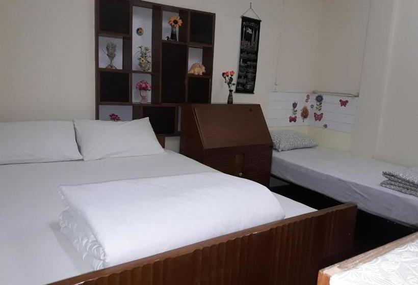 هتل The Rock Villa