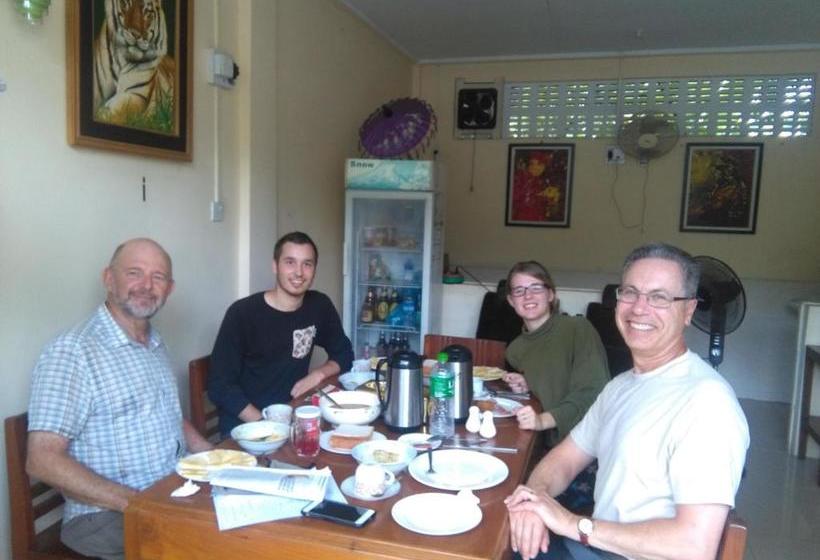 هتل The Rock Villa