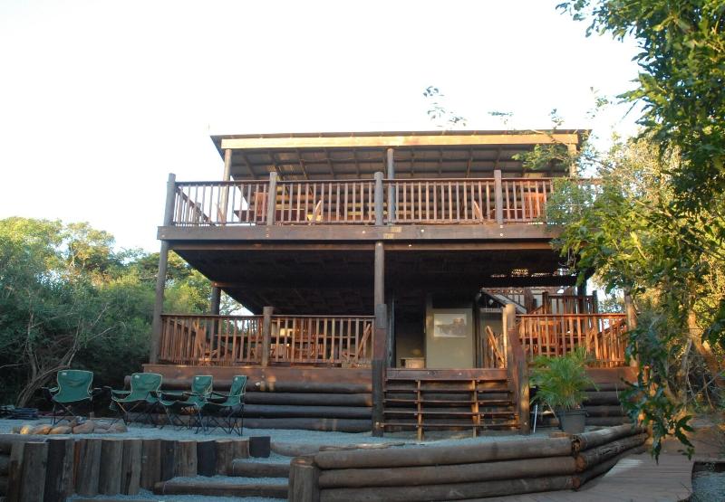 ホテル Umkhumbi Lodge