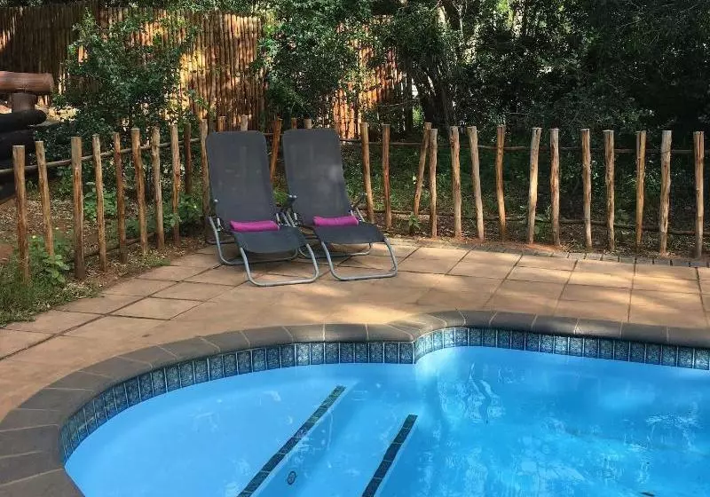 ホテル Umkhumbi Lodge