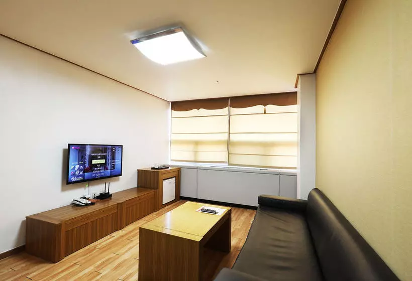پانسیون Erica Guesthouse