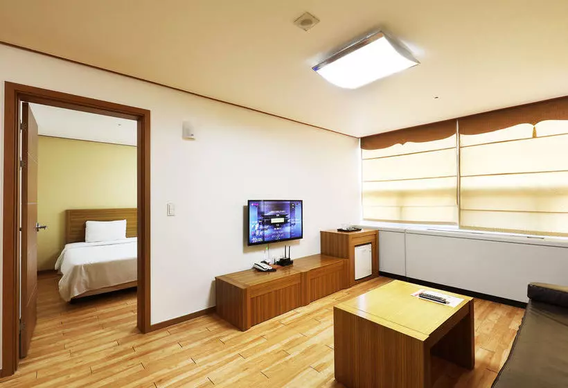 پانسیون Erica Guesthouse