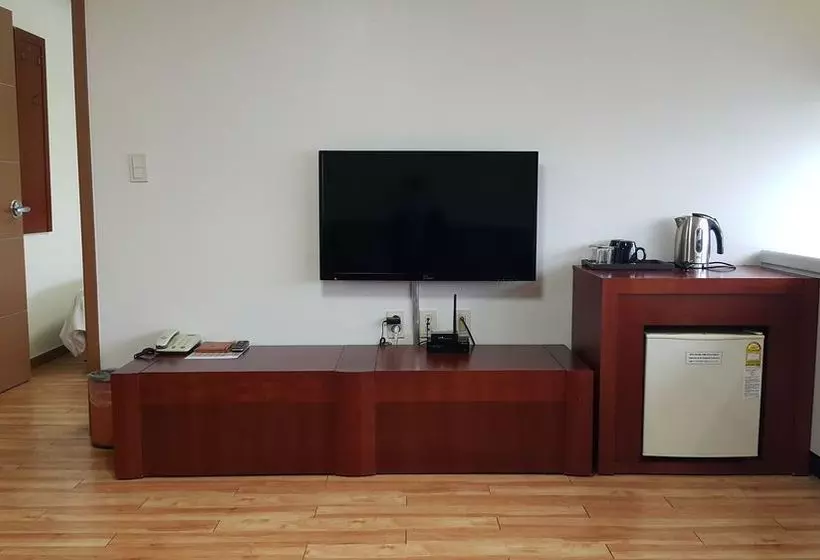 پانسیون Erica Guesthouse