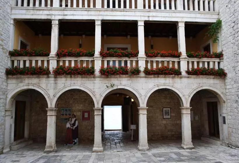 Majatalo Rooms Vesna