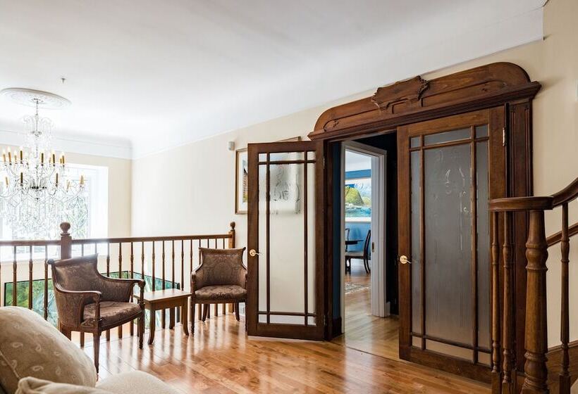 مبيت وإفطار Monroe House Executive Suites