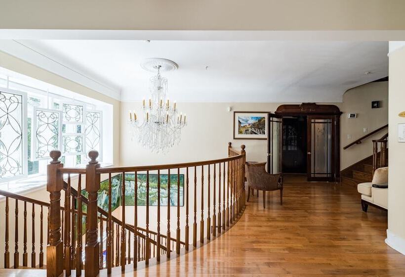 مبيت وإفطار Monroe House Executive Suites