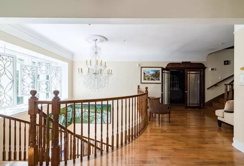 تختخواب و صبحانه Monroe House Executive Suites
