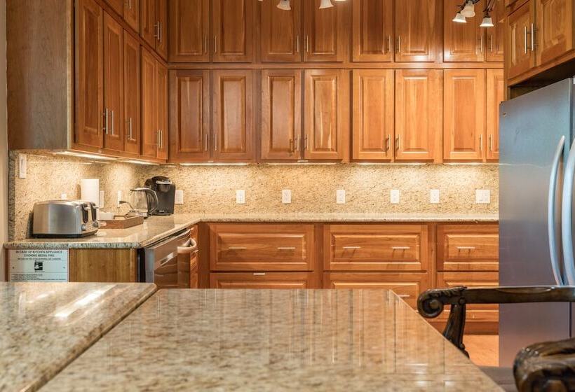 مبيت وإفطار Monroe House Executive Suites