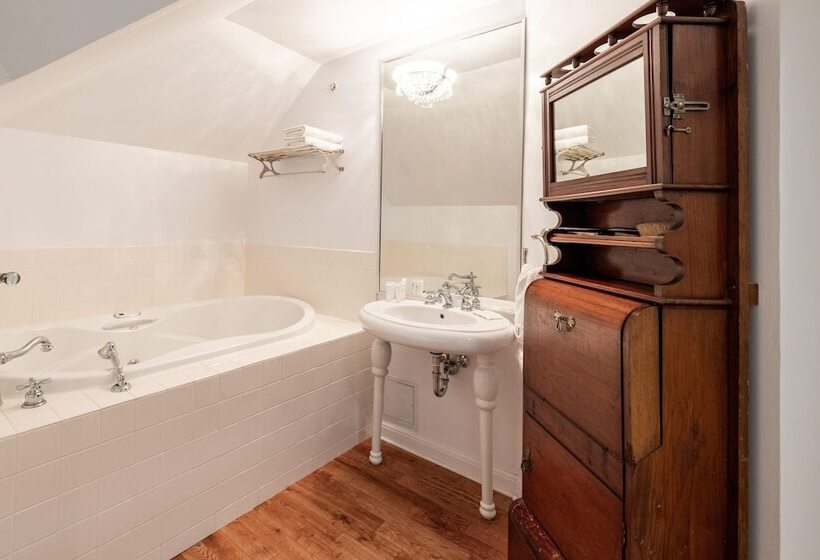 مبيت وإفطار Monroe House Executive Suites