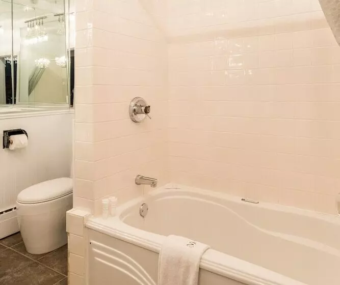تختخواب و صبحانه Monroe House Executive Suites