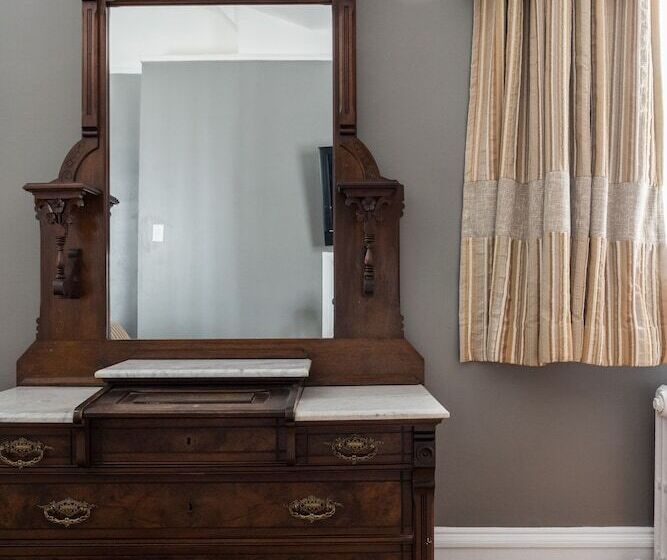 مبيت وإفطار Monroe House Executive Suites