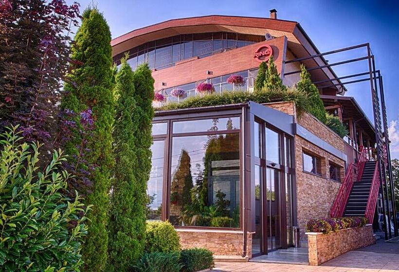 Family Hotel   Restaurant Ring