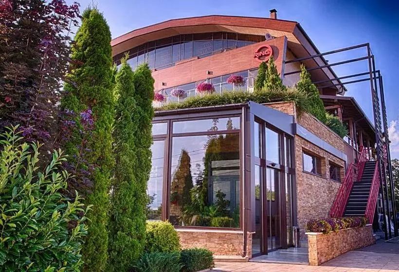 Family Hotel   Restaurant Ring