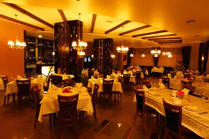 Family Hotel   Restaurant Ring