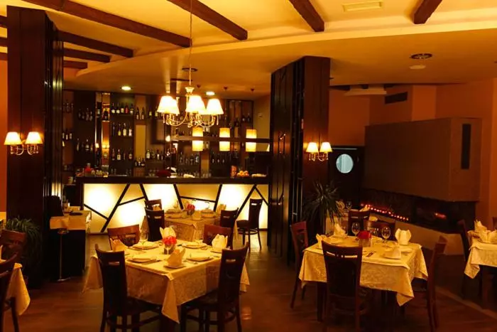 Family Hotel   Restaurant Ring