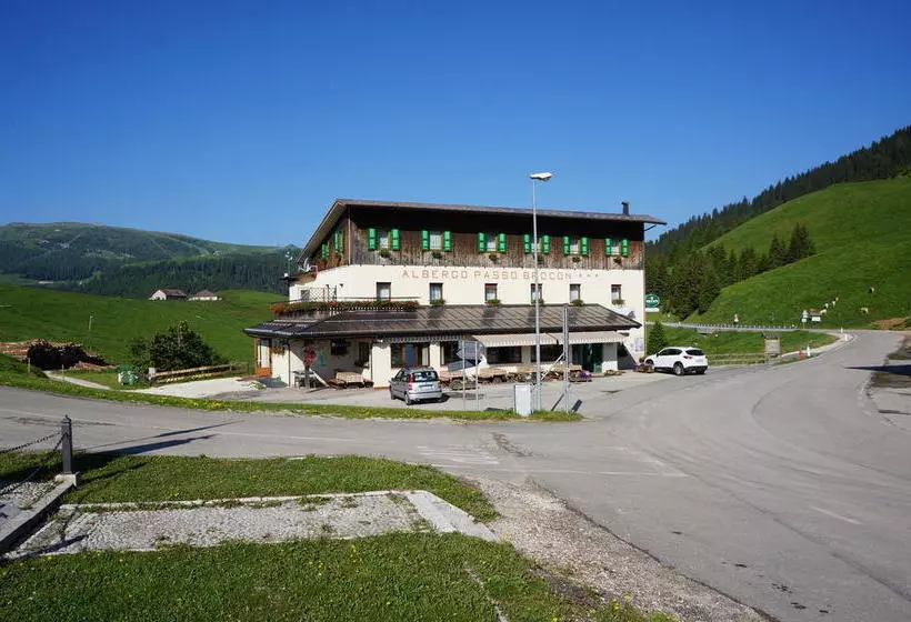 ホテル Albergo Passo Brocon