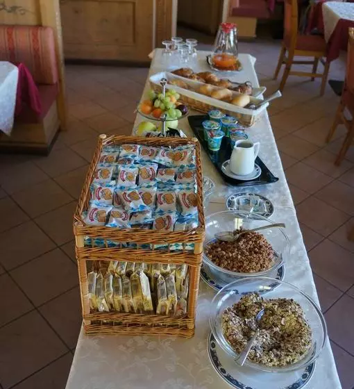 ホテル Albergo Passo Brocon