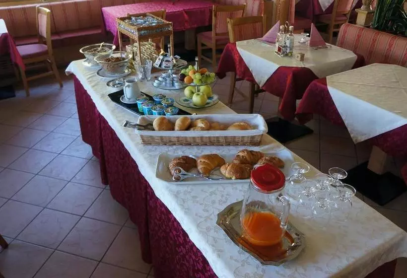 ホテル Albergo Passo Brocon