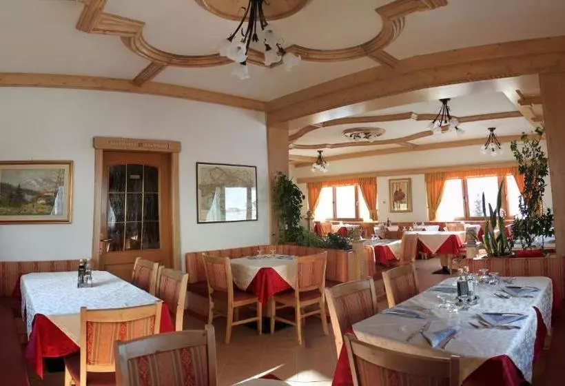 ホテル Albergo Passo Brocon