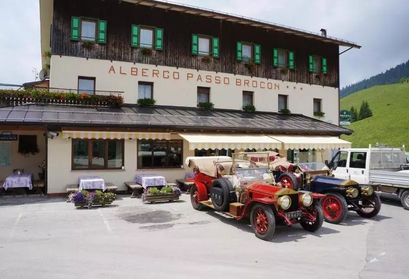 ホテル Albergo Passo Brocon