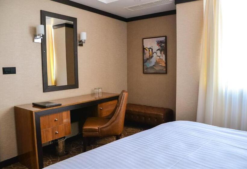 酒店 Cartoon Razgrad