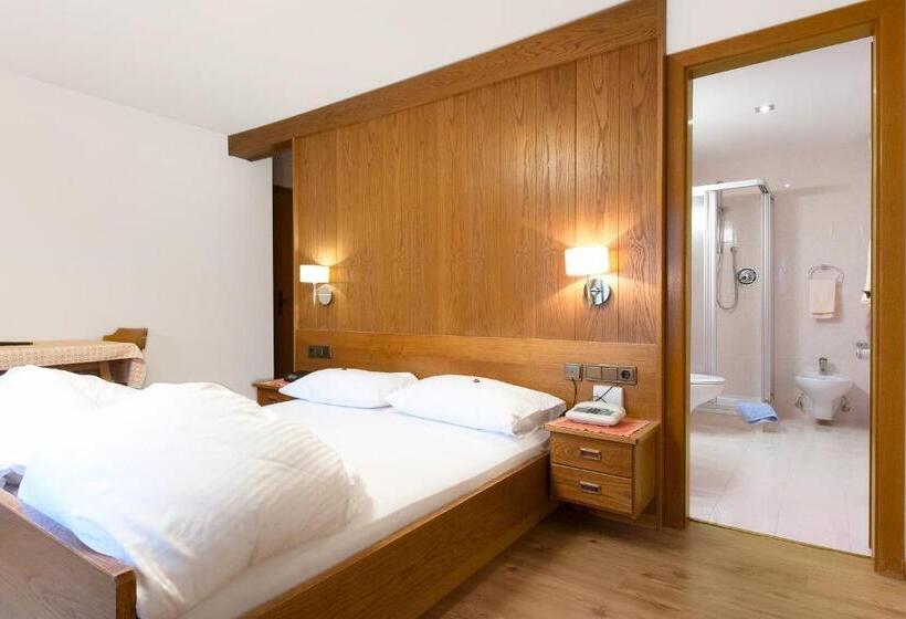 هتل Ostaria La Fontana