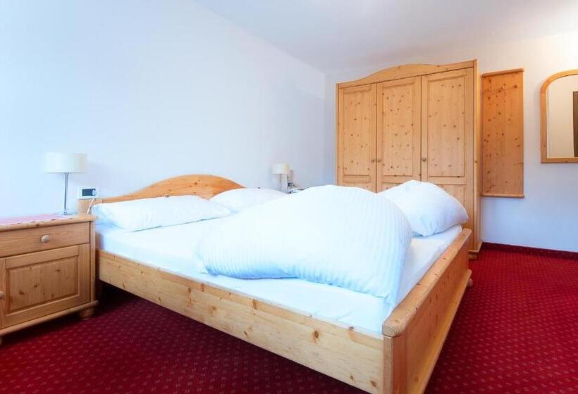 هتل Ostaria La Fontana