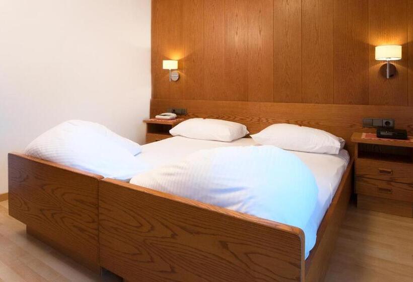 هتل Ostaria La Fontana