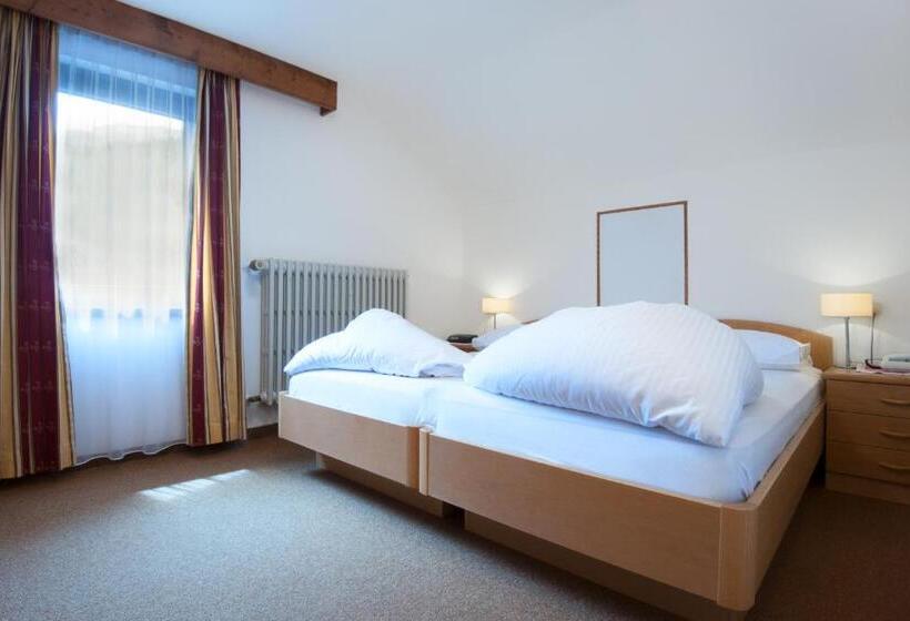 هتل Ostaria La Fontana