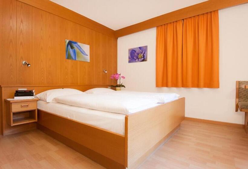 هتل Ostaria La Fontana