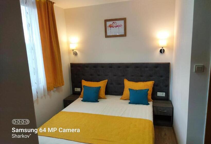 בית מלון כפרי Sharkov Family