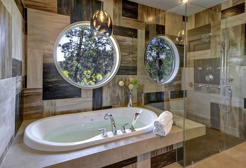 Teehouse Bed And Breakfast